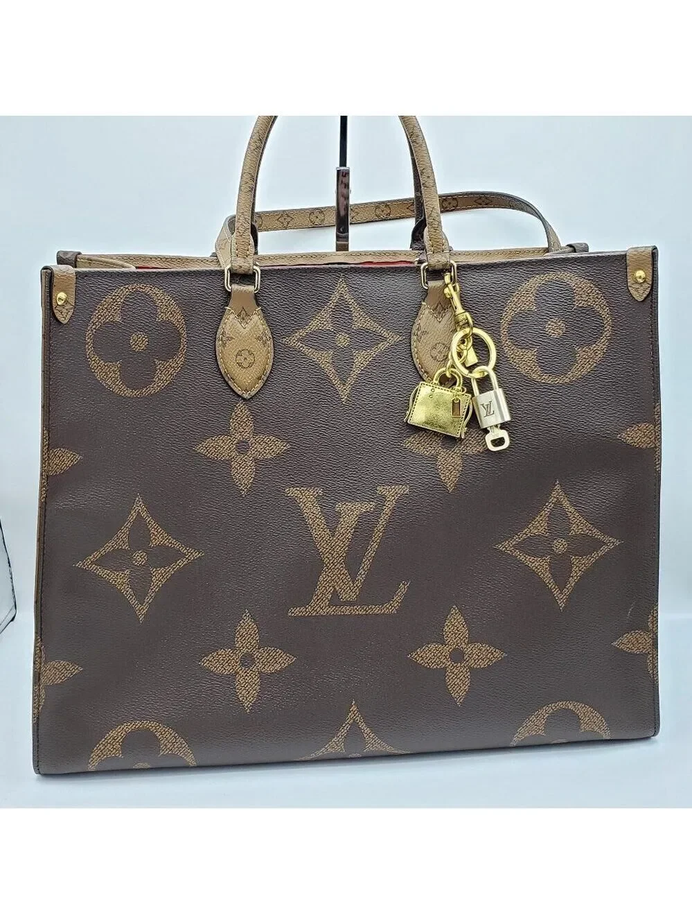 Authentic Louis Vuitton Lock & Key with Unbranded Golden Bag Charm, Keychain